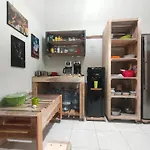 Taefoo Homestay - Brussels Room Free Wifi, Air Conditioner & Shared Baths Cool & Cozy