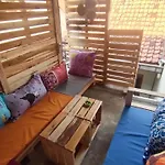 Taefoo Homestay - Brussels Room Free Wifi, Air Conditioner & Shared Baths Cool & Cozy