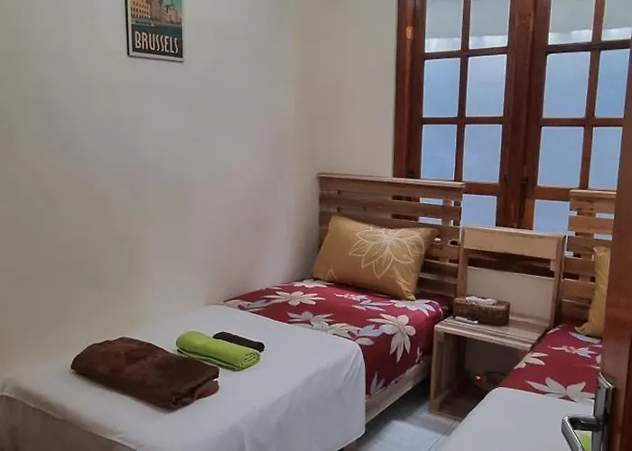 Taefoo Homestay - Brussels Room Free Wifi, Air Conditioner & Shared Baths Cool & Cozy