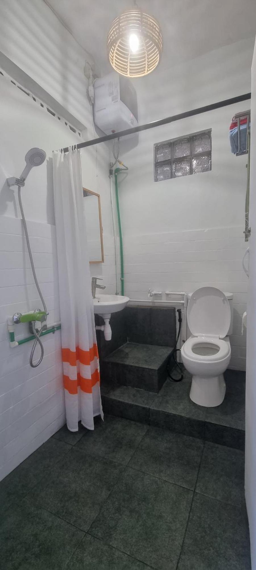 Taefoo Homestay - Brussels Room Free Wifi, Air Conditioner & Shared Baths Cool & Cozy Homestay *
