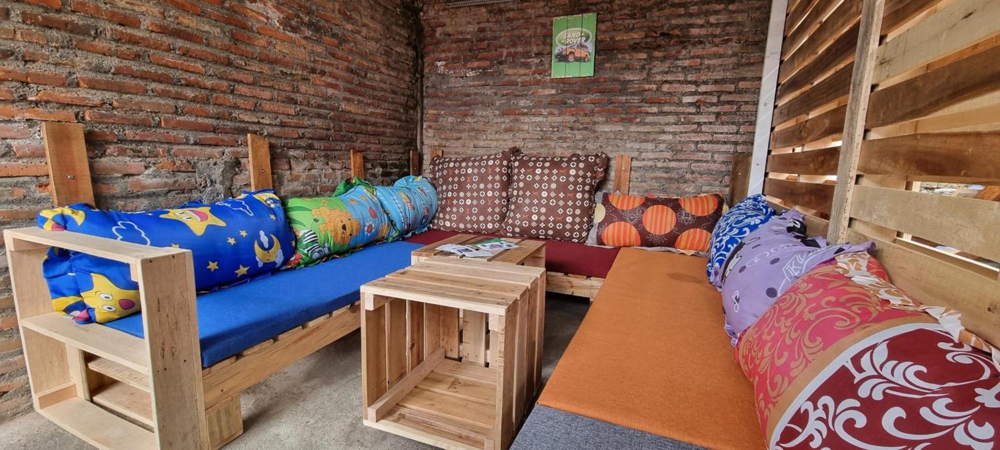 Taefoo Homestay - Brussels Room Free Wifi, Air Conditioner & Shared Baths Cool & Cozy Homestay *