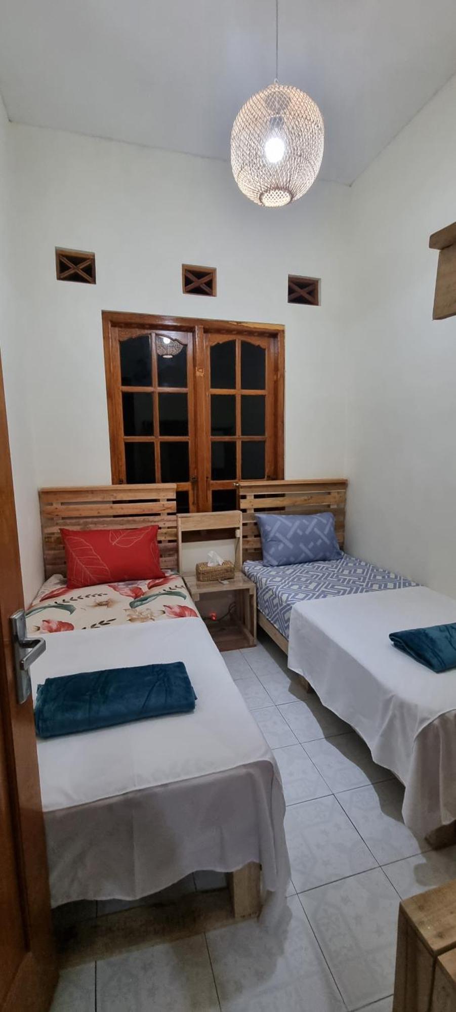 Taefoo Homestay - Brussels Room Free Wifi, Air Conditioner & Shared Baths Cool & Cozy